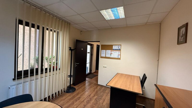 Uranus birou de inchiriat