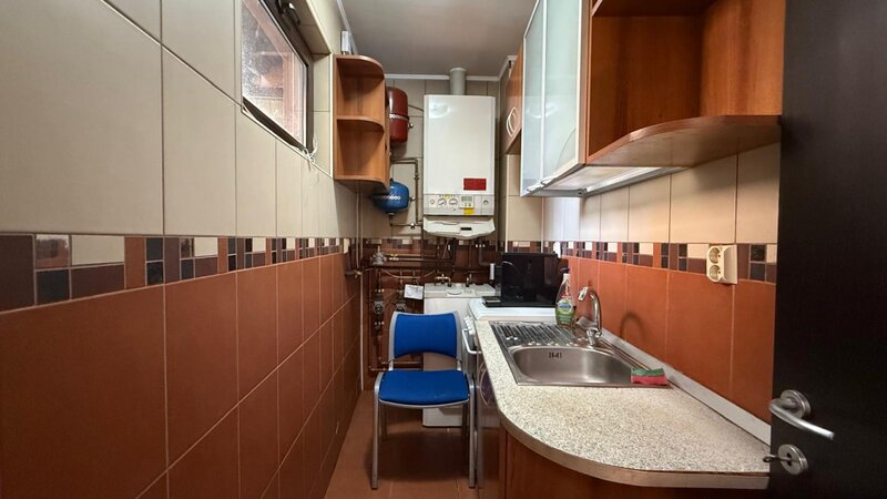 Uranus birou de inchiriat