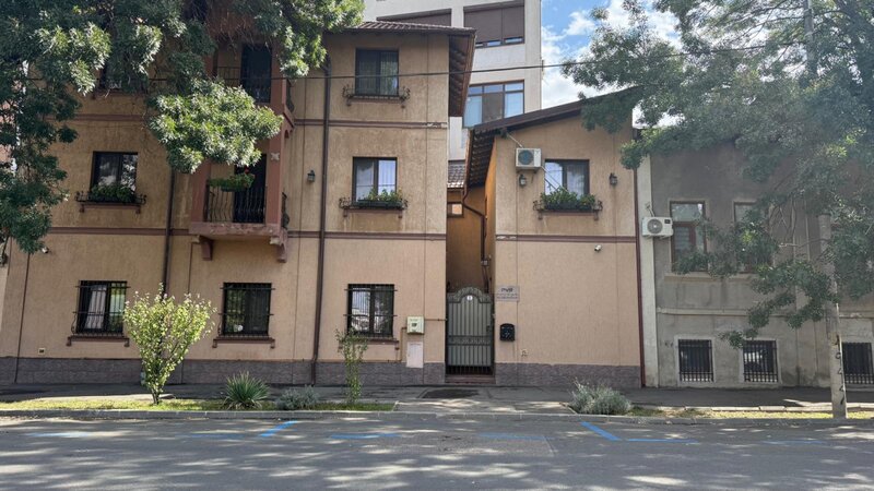 Uranus birou de inchiriat