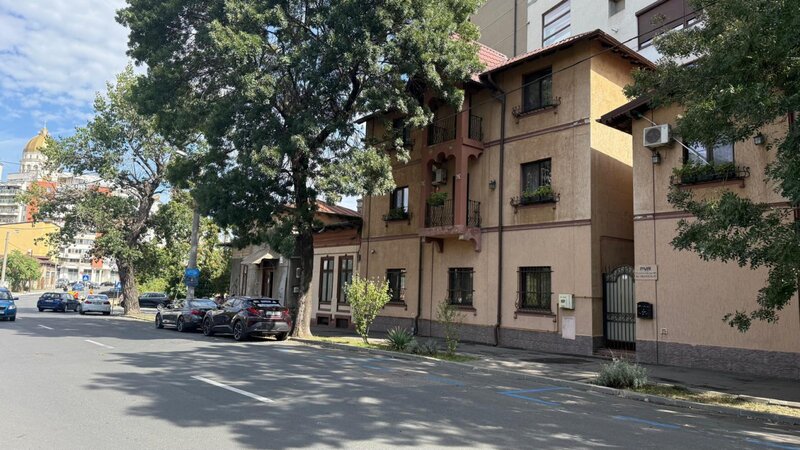 Uranus birou de inchiriat